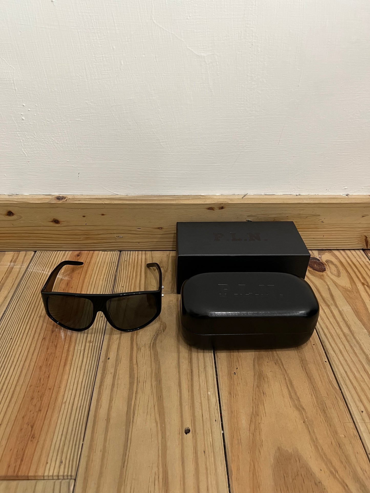 P.L.N. ORCA SEVEN SUNGLASSES - BLACK